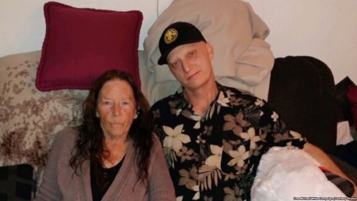 Condenan a estadounidense a 10 años de cárcel en Irán - michael-white-iran1