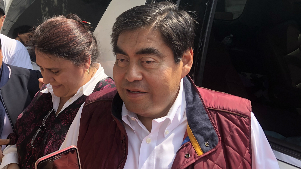 INE ordena suspender difusión de dos spots de Miguel Barbosa