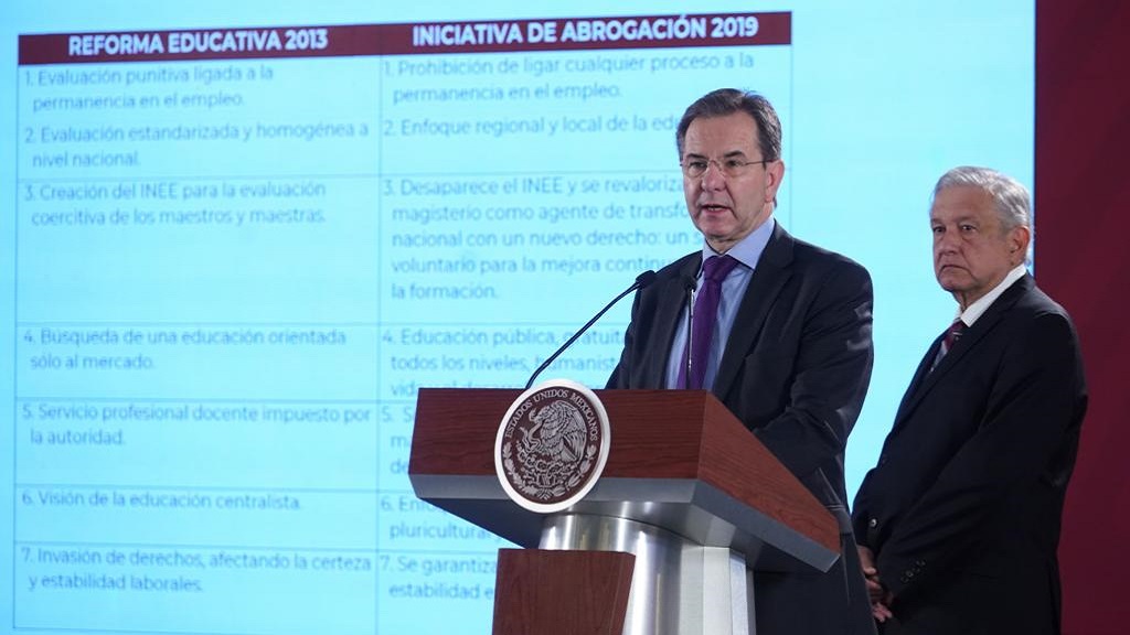 AMLO y SEP se comprometen a abrogar la Reforma Educativa - moctezuma-barragan
