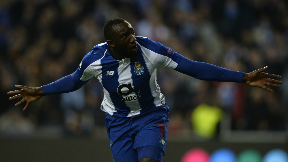 Porto de Herrera y ‘Tecatito’ avanza a cuartos de Champions