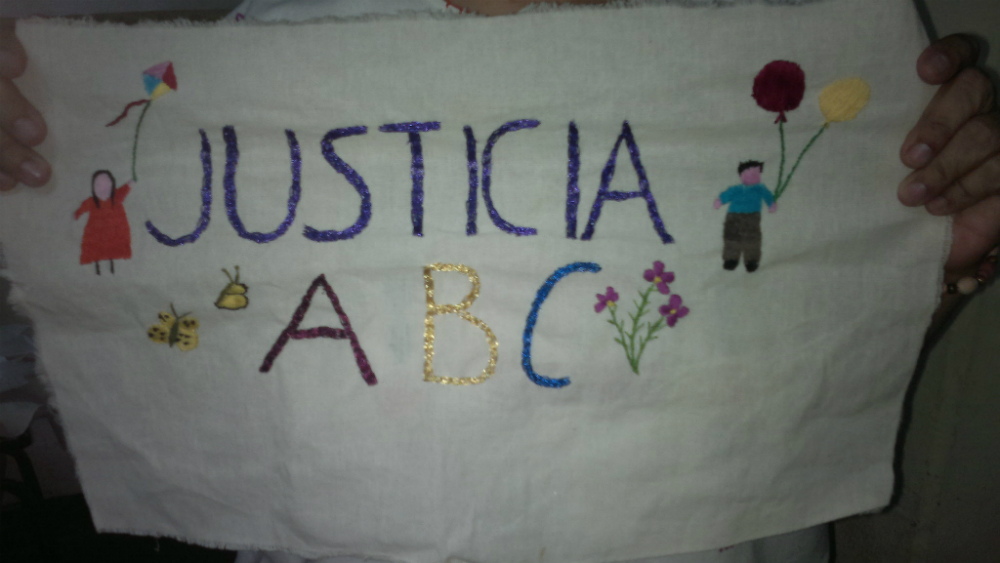 Padres de víctimas de guardería ABC piden justicia a López Obrador