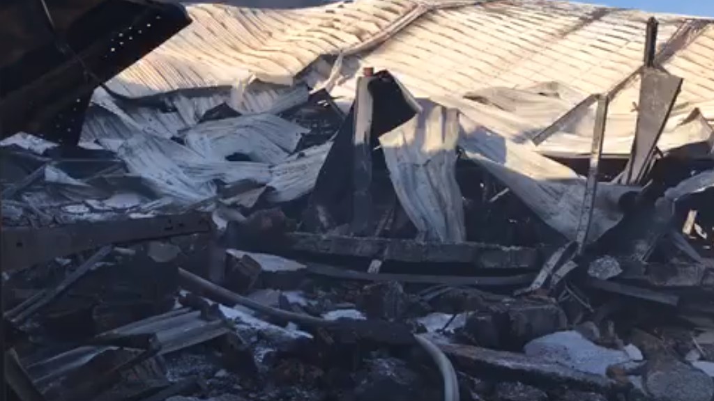 #Video Incendio consume importante mueblería en Hermosillo - muebleria-tras-incendio