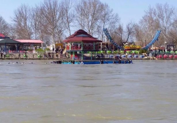 Al menos 54 muertos en naufragio de ferry en Irak - naufragio-mosul-1