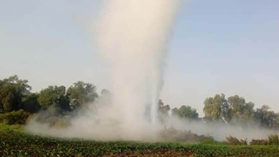 Toma clandestina eleva chorro de combustible en Tlahuelilpan