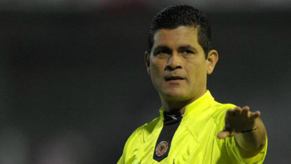 Ex árbitros de futbol colombiano señalan a Óscar Julián Ruiz de acoso sexual