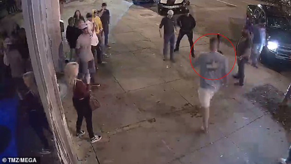 #Video Noquean a jugador de las Panteras de Carolina en pelea de bar