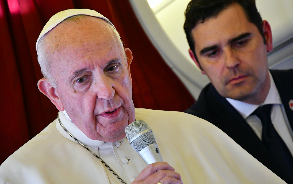 Quien levanta un muro termina prisionero del muro que levantó: Papa Francisco