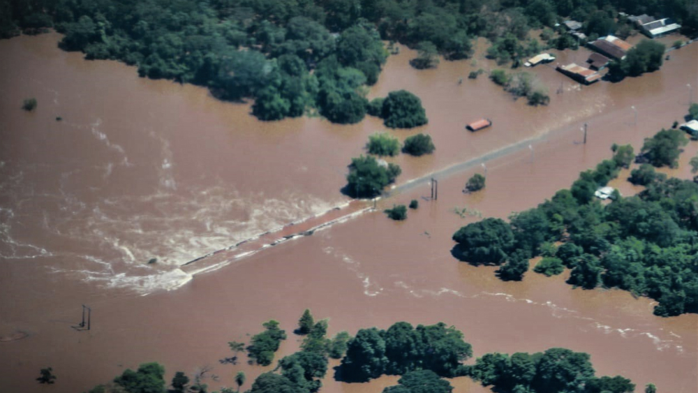 Paraguay brinda asistencia a miles de familias damnificadas por lluvias