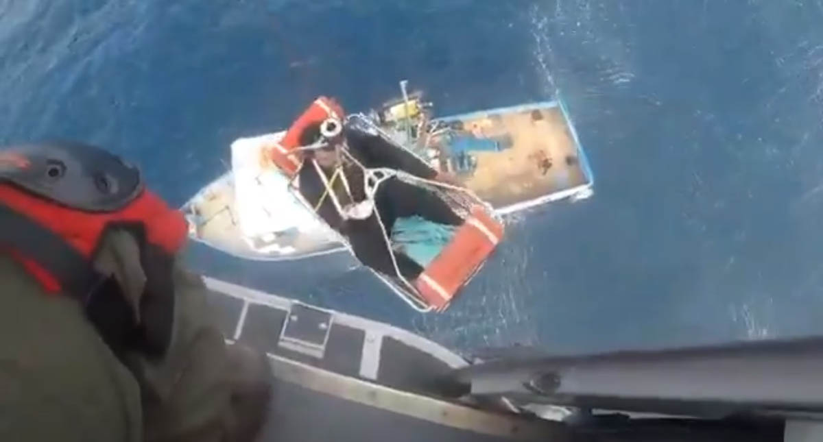 #Video Semar rescata a pescador herido en altamar