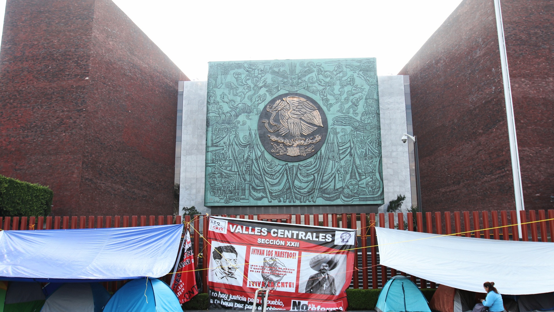 CNTE dialoga con Mario Delgado y Esteban Moctezuma