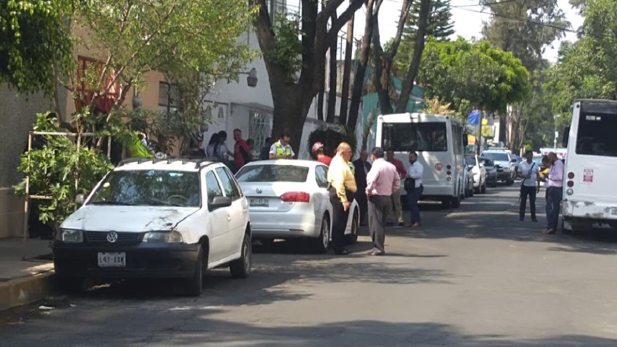 Hombre se entrega tras tomar a su pareja como rehén en Miguel Hidalgo