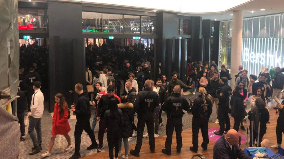 #Video Flashmob de jóvenes se sale de control en Frankfurt
