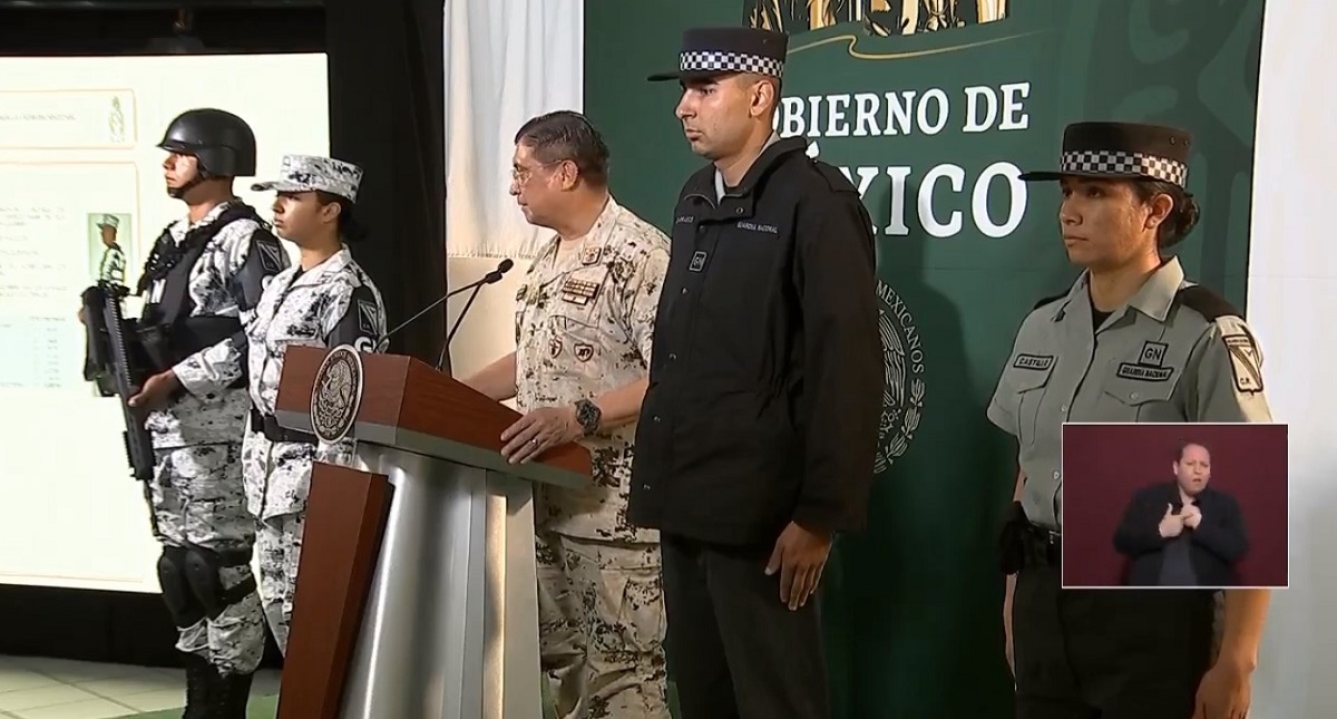 Presentan uniformes de la Guardia Nacional