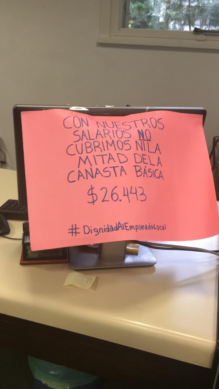 Empleados de embajada mexicana en Buenos Aires protestan por bajos sueldos - protesta-en-bs-as3