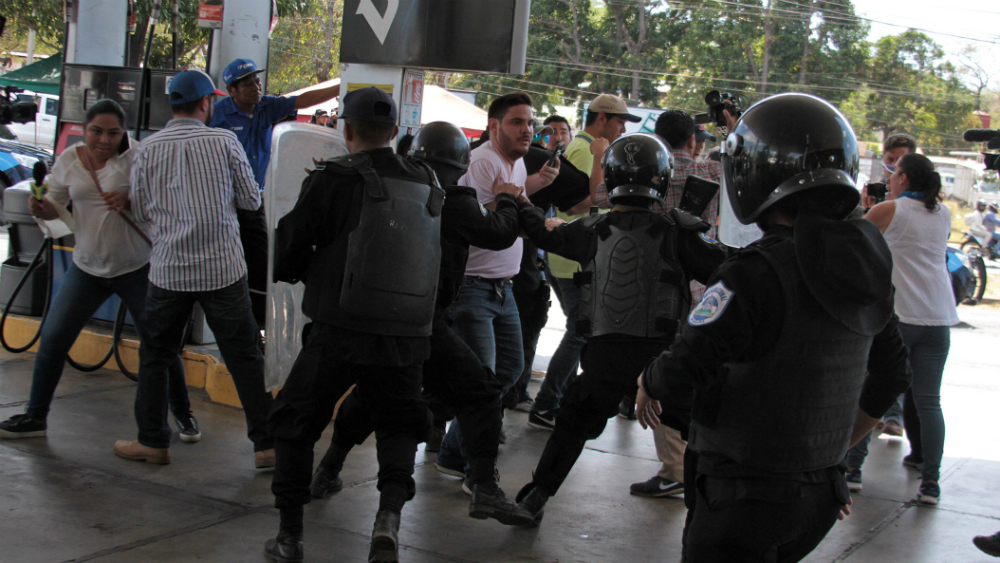Detiene la policía en Nicaragua a más de 100 manifestantes