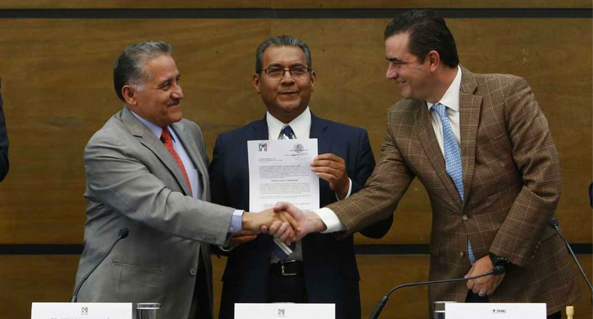 Alberto Jiménez se registra como candidato del PRI por Puebla