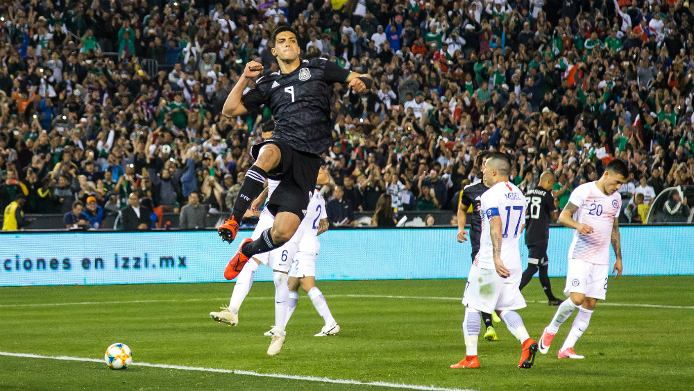 ‘Tata’ Martino debuta con triunfo en el Tricolor