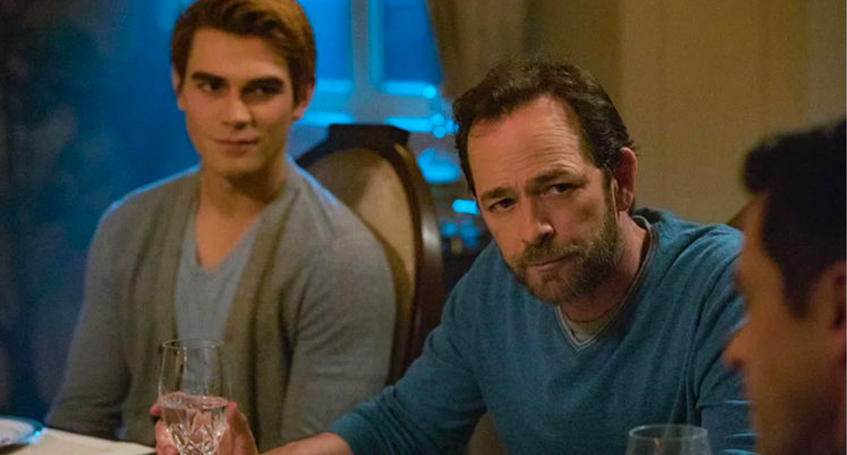 Serie ‘Riverdale’ en pausa tras la muerte de Luke Perry