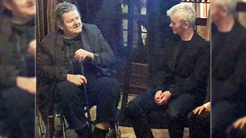 Actor que interpreta a Hagrid en ‘Harry Potter’ reaparece en silla de ruedas