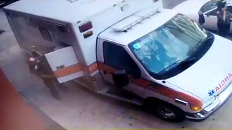 #Video Falso paramédico roba botiquines a ambulancia