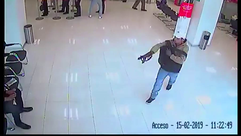 #Video Asaltan sucursal bancaria en Naucalpan