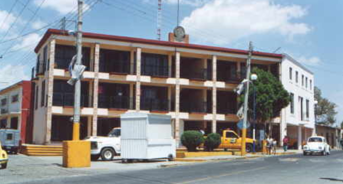 #Video Policía de Tlaxcala rescata de linchamiento a presunto ladrón