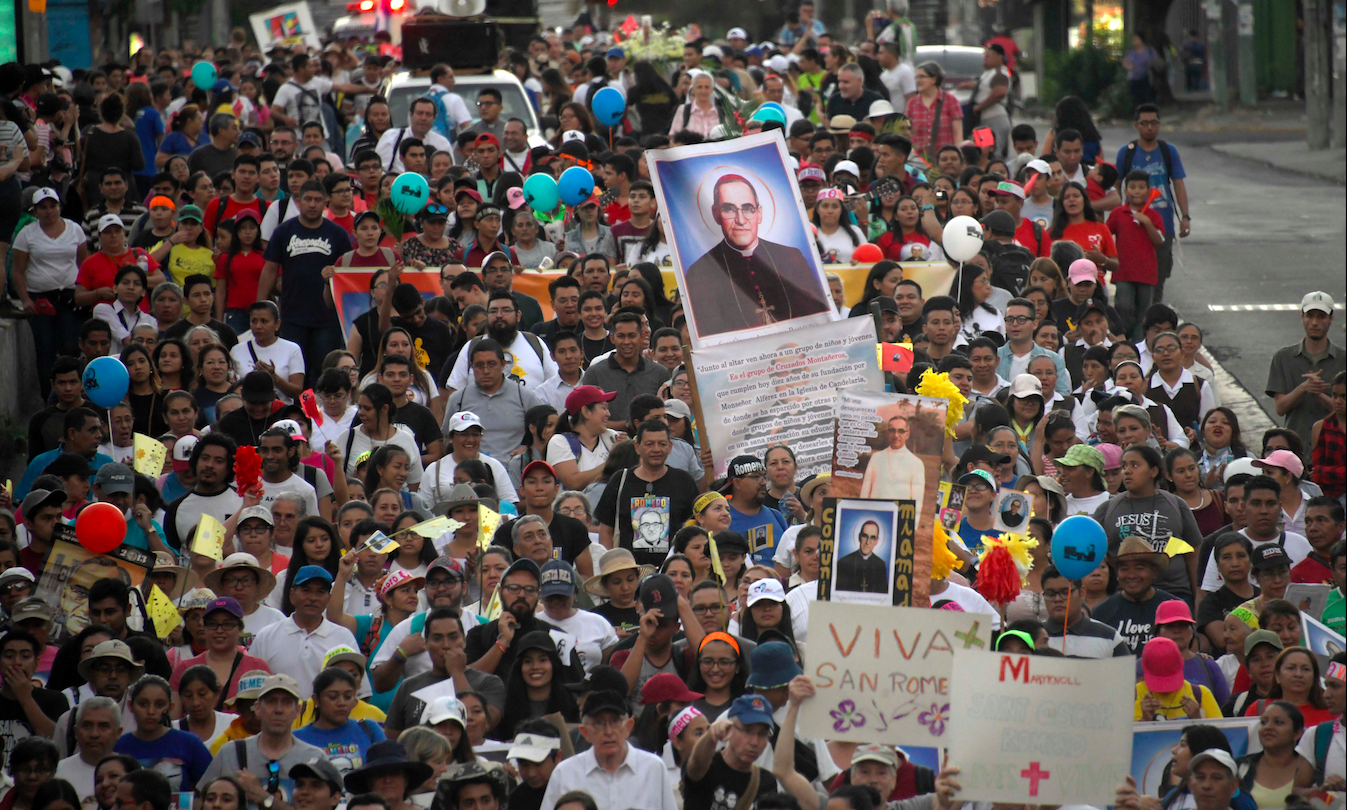 Salvadoreños conmemoran asesinato de san Romero - san-romero1