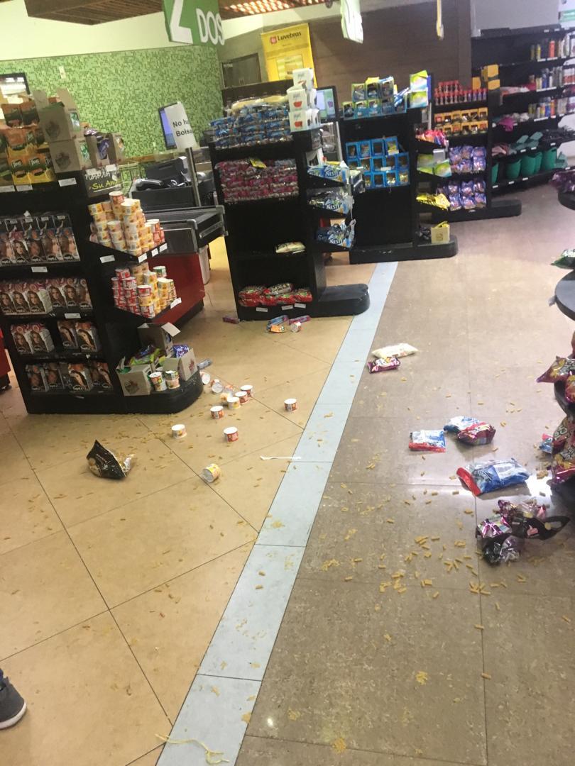 Saquean comercios en Venezuela por apagón - saqueos-centros-comerciale-caracas