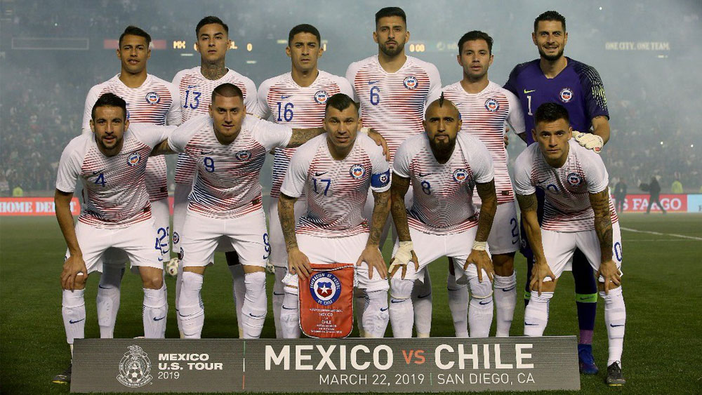 Prensa de Chile arremete contra su selección tras derrota con México Prensa de Chile arremete contra su selección tras derrota con México