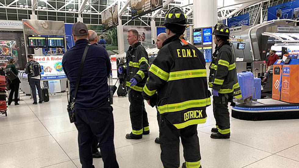 #Video Turbulencia en avión de Turkish Airlines deja 30 heridos - servicios-de-emergencia-esperando-el-descenso-de-pasajeros