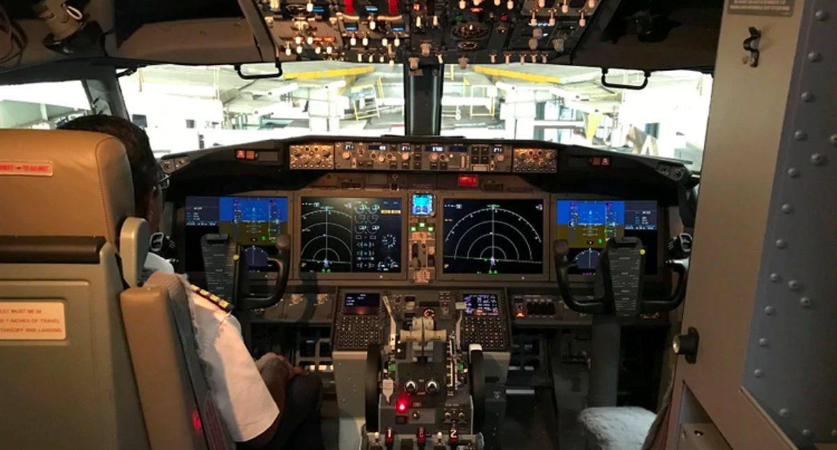 Incidentes en Boeing 737 MAX 8 relacionados con el sistema de control