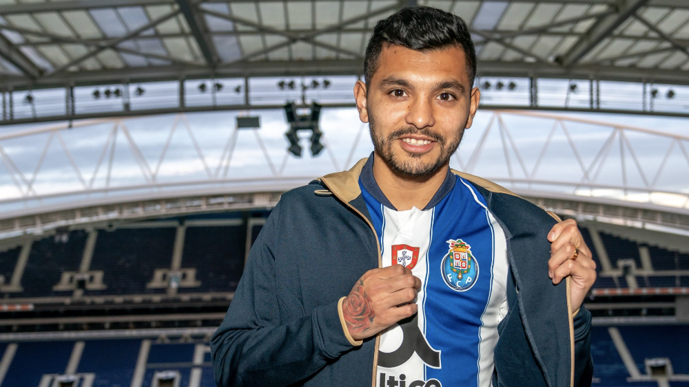 Jesús ‘Tecatito’ Corona renueva con el Porto hasta 2022