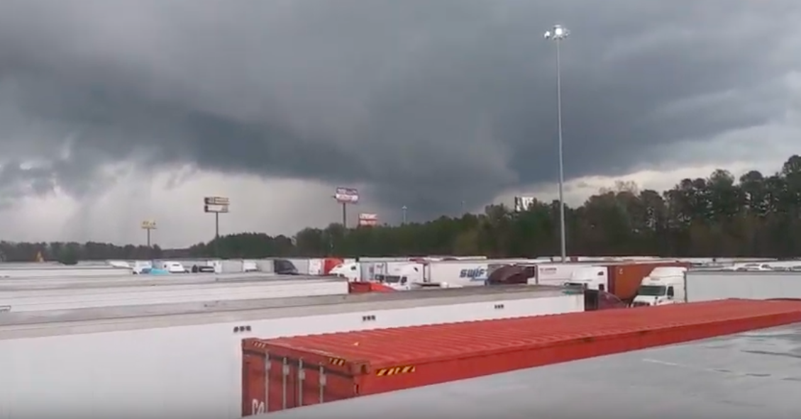 Tornados dejan al menos 22 muertos en Alabama Tornados dejan al menos 22 muertos en Alabama