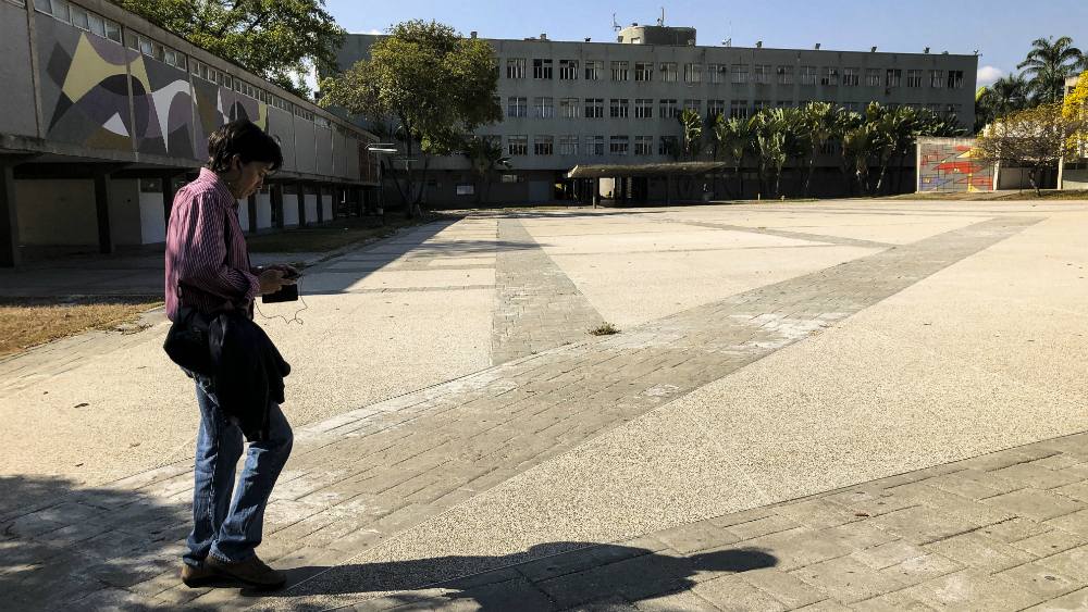 Tras apagón, escuelas de Venezuela volverán a clases el lunes