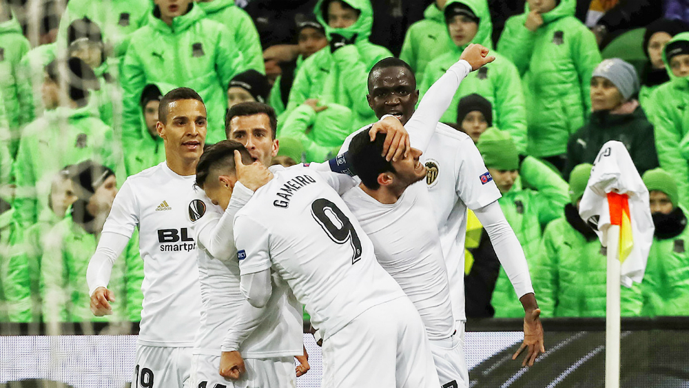 Guedes rescata al Valencia y lo mete a cuartos de Europa League