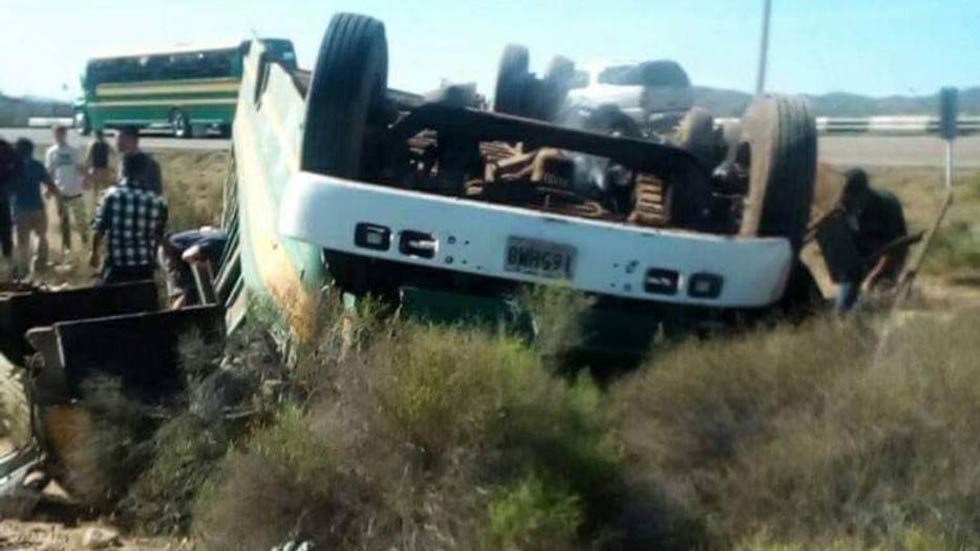 Volcadura de autobús escolar deja 11 heridos en Baja California Sur - volcadura-de-autobus-de-cbta-308
