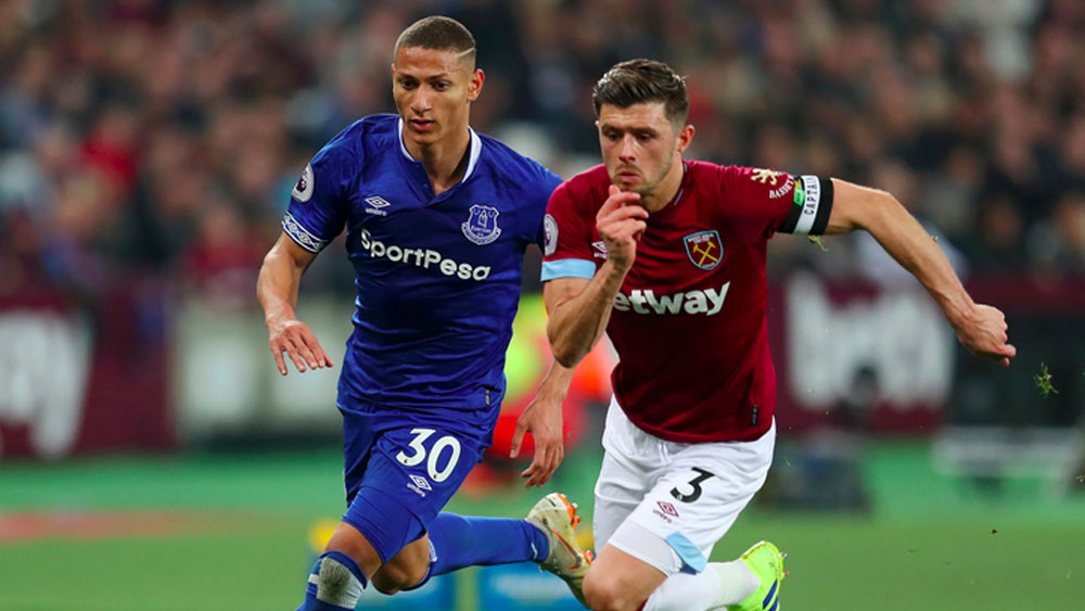 Chicharito entra de cambio en derrota del West Ham ante el Everton