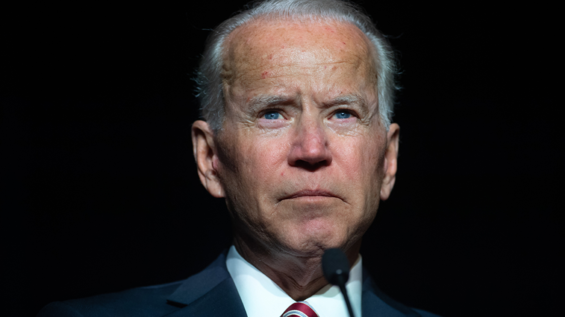 Joe Biden asegura que será “más atento” en su trato con mujeres
