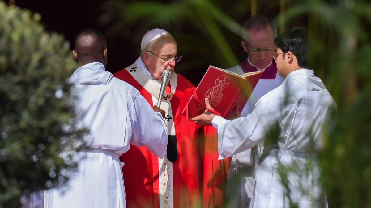 El papa Francisco llama a los cristianos a actuar con humildad