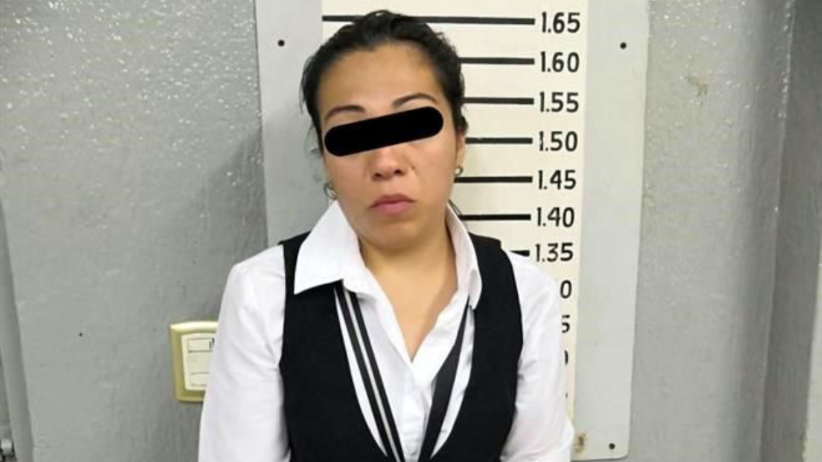 Detienen a empleada bancaria en Nuevo León con casi 2 millones de pesos