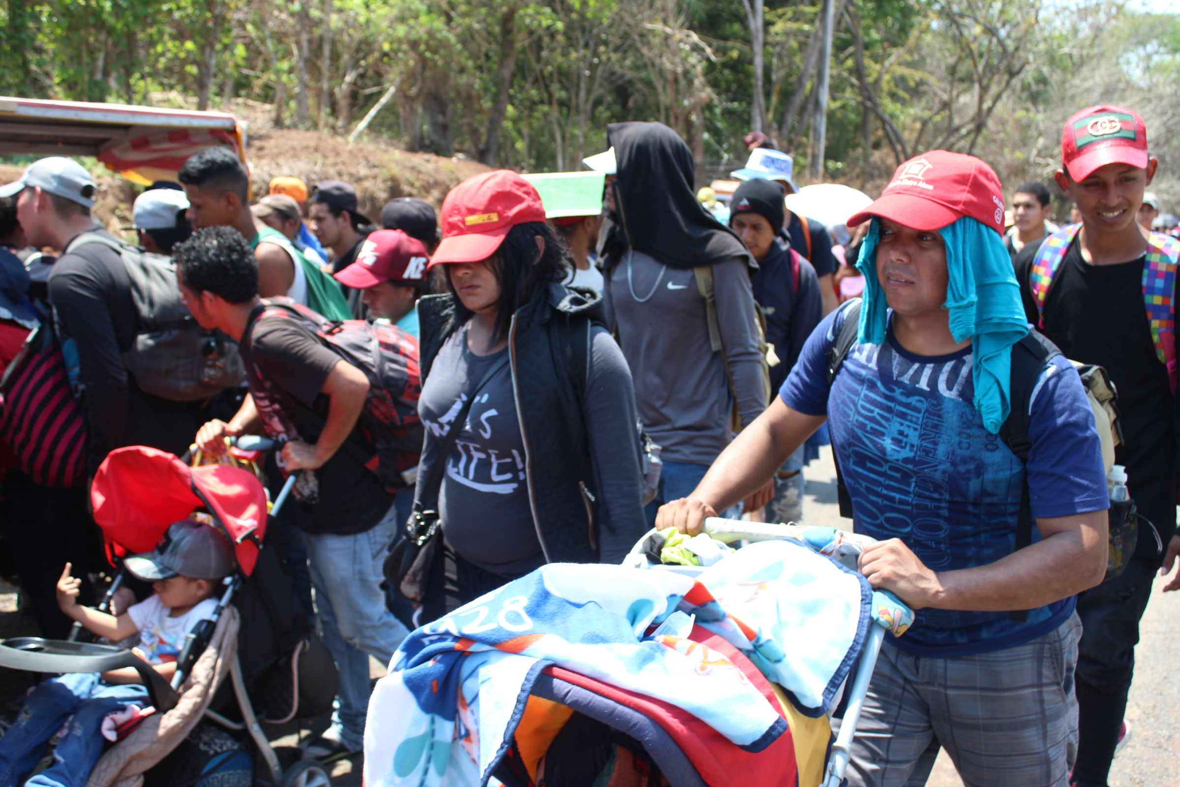 Caravana migrante podría alcanzar las 5 mil personas - 90415087