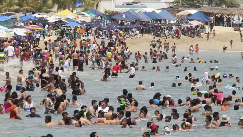Esperan un millón 200 mil turistas al término de vacaciones en Guerrero
