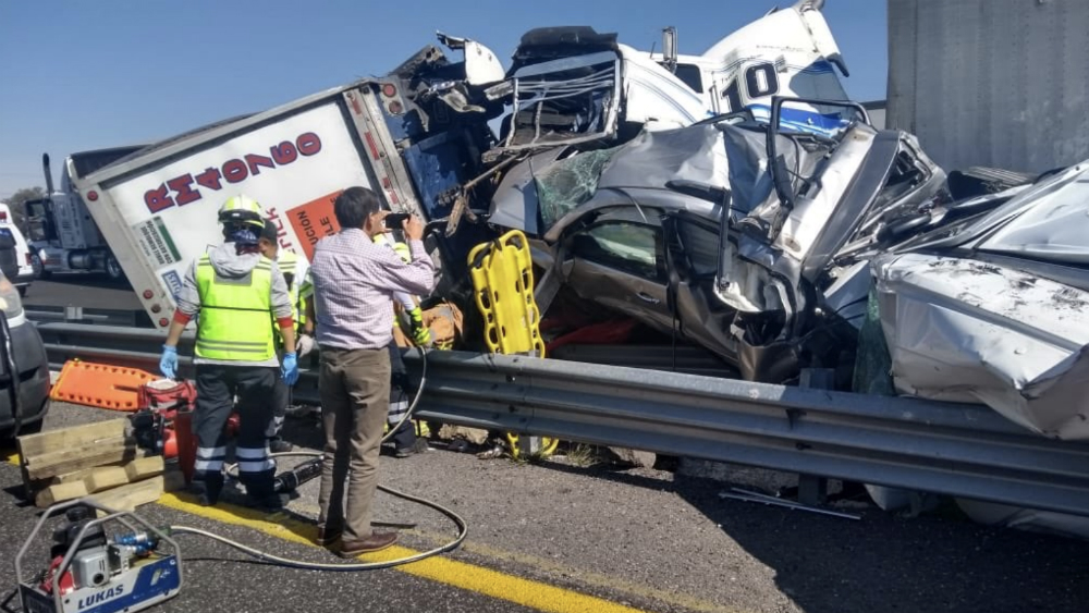 Dos muertos por carambola en la autopista Puebla-Orizaba