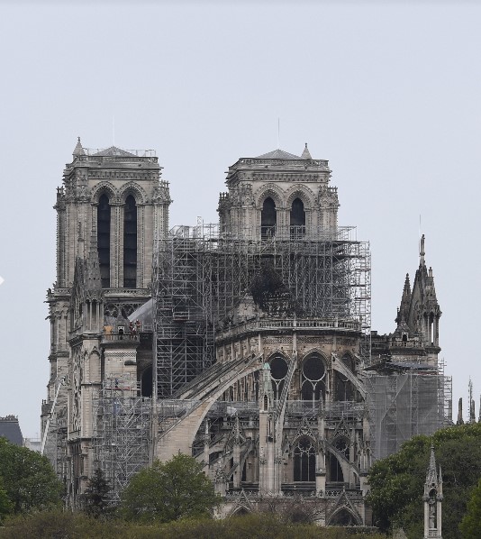 El antes y el después de Notre-Dame tras incendio en fotos - aguja1