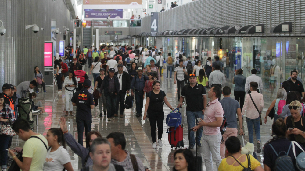 Dos empresas van por proyecto para mejorar instalaciones en el AICM