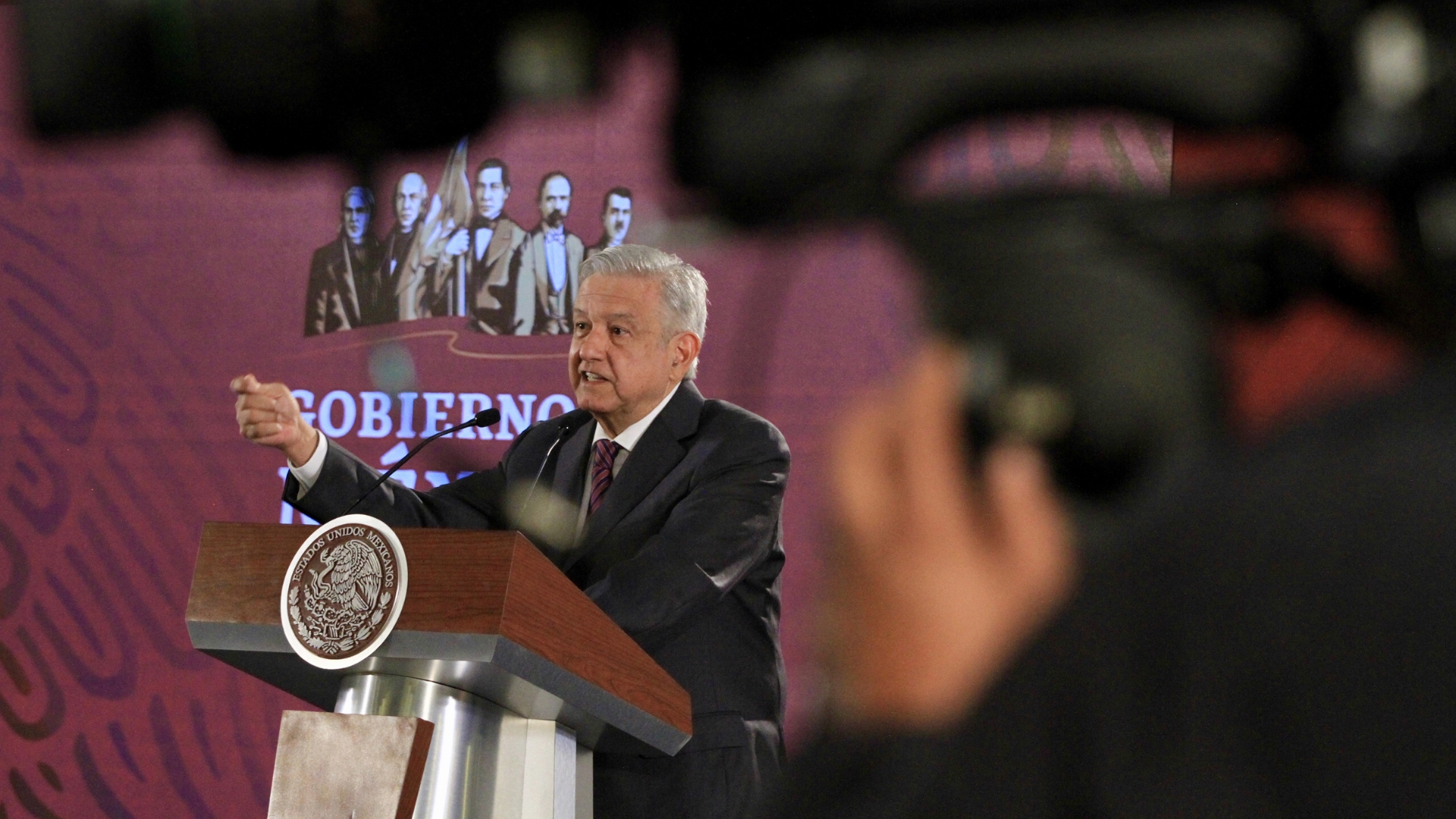CNDH llama a AMLO a retractarse de memorándum contra la Reforma Educativa CNDH llama a AMLO a retractarse de memorándum contra la Reforma Educativa