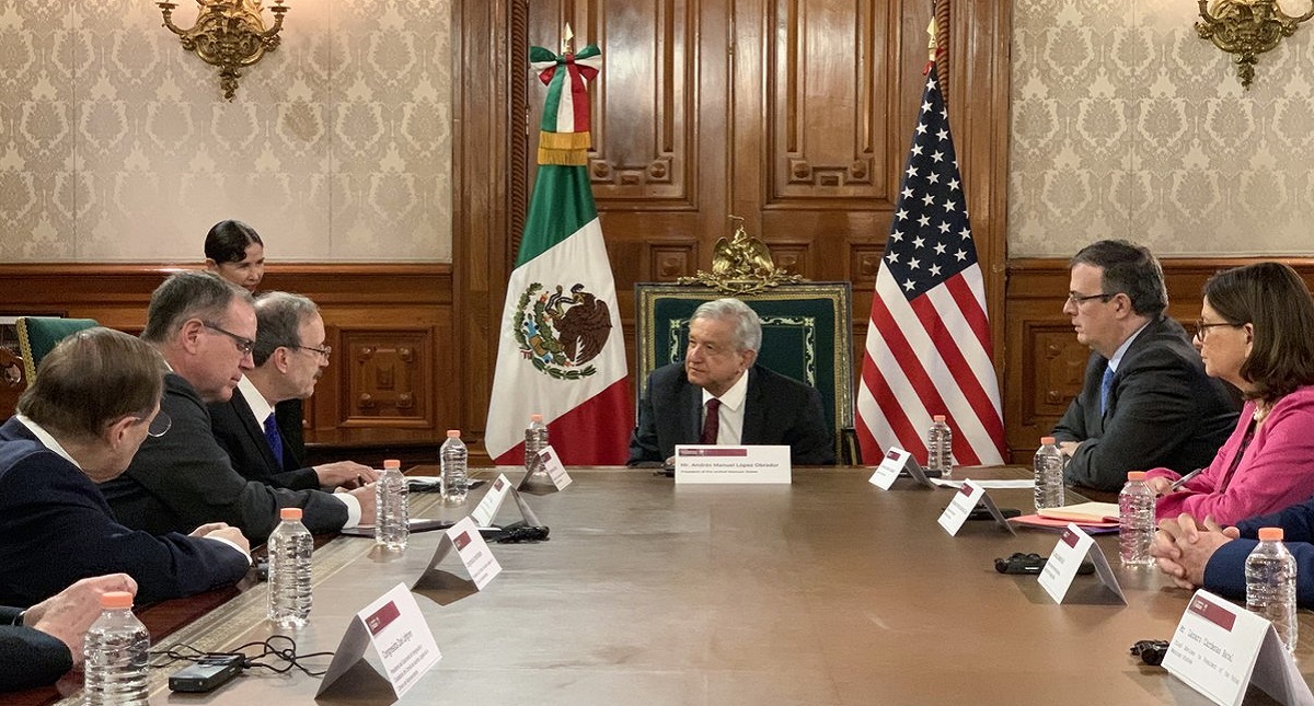 AMLO discute sobre muro y Venezuela con congresistas de EE.UU.