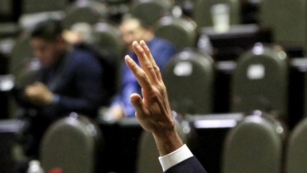 Aprueban diputados reforma laboral en lo general y particular