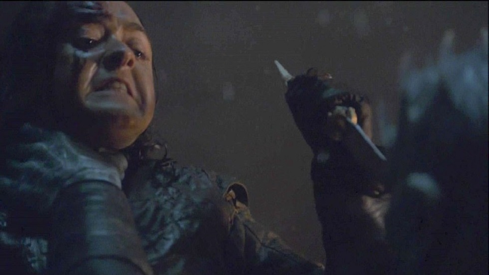Último episodio de Game of Thrones bate récord por escena de guerra - arya-asesinando-al-rey-de-la-noche