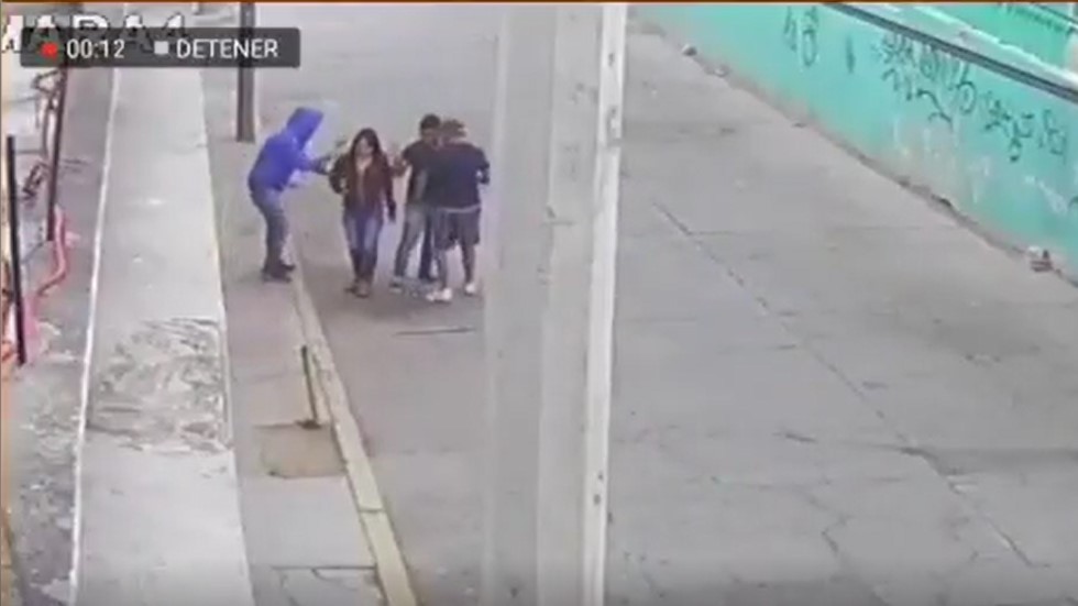 #Video Golpean a pareja para asaltarla en Ecatepec